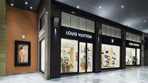 inaugurazione louis vuitton bologna|Louis Vuitton italia.